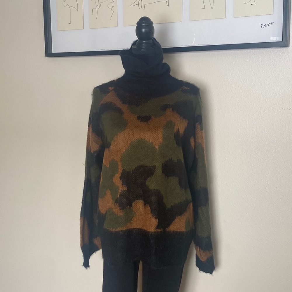 Net. 153 turtle neck sweater